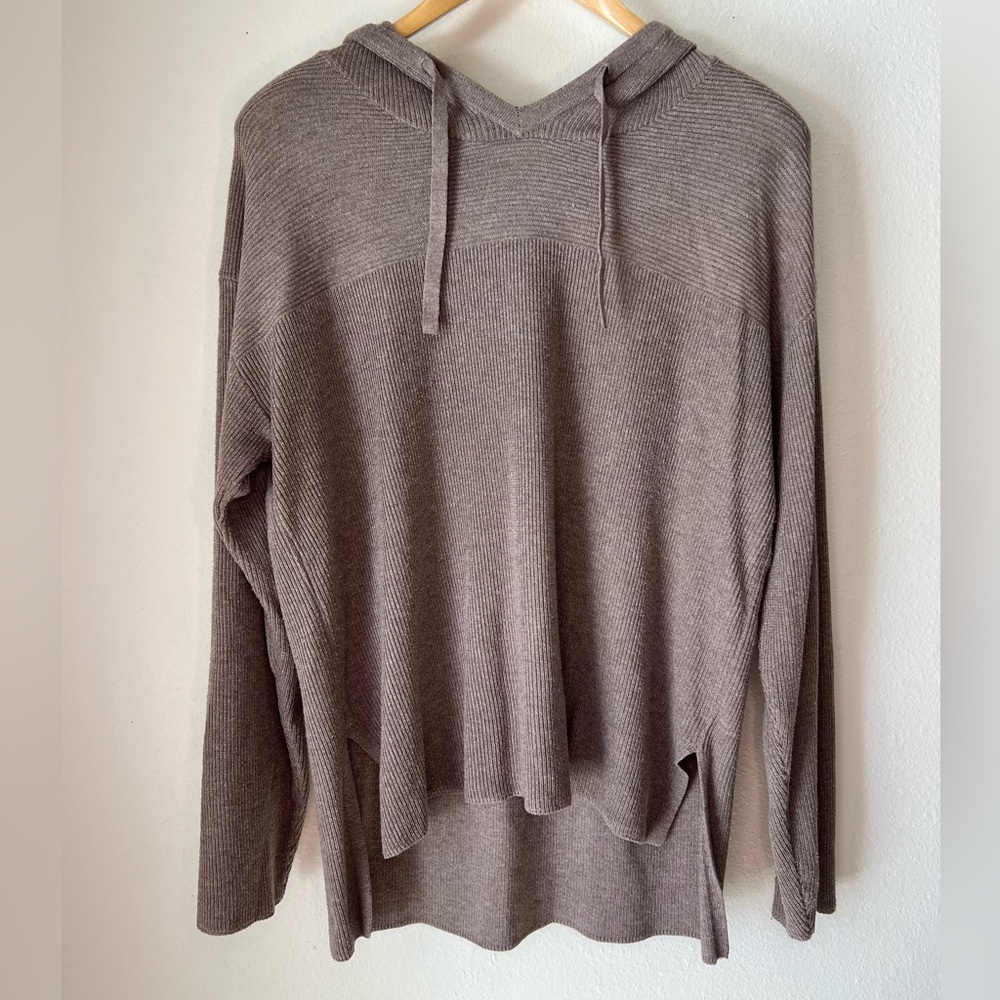 Brown Hooded Sweater size XL